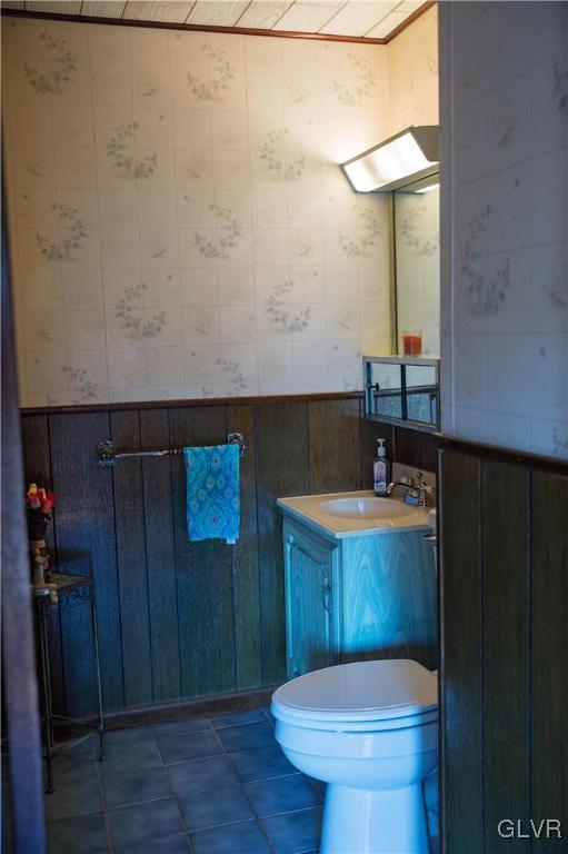 306 Deer Run Road Bechtelsville, PA 19505 - Photo 8 of 29 Half bath