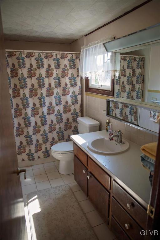 306 Deer Run Road Bechtelsville, PA 19505 - Photo 10 of 29 Full bath