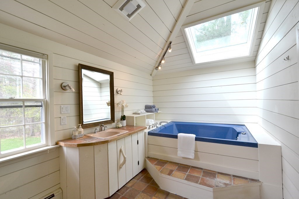 50 Rich Valley Road Wayland, MA 01778 - Photo 16 of 38 Gallery Image 16