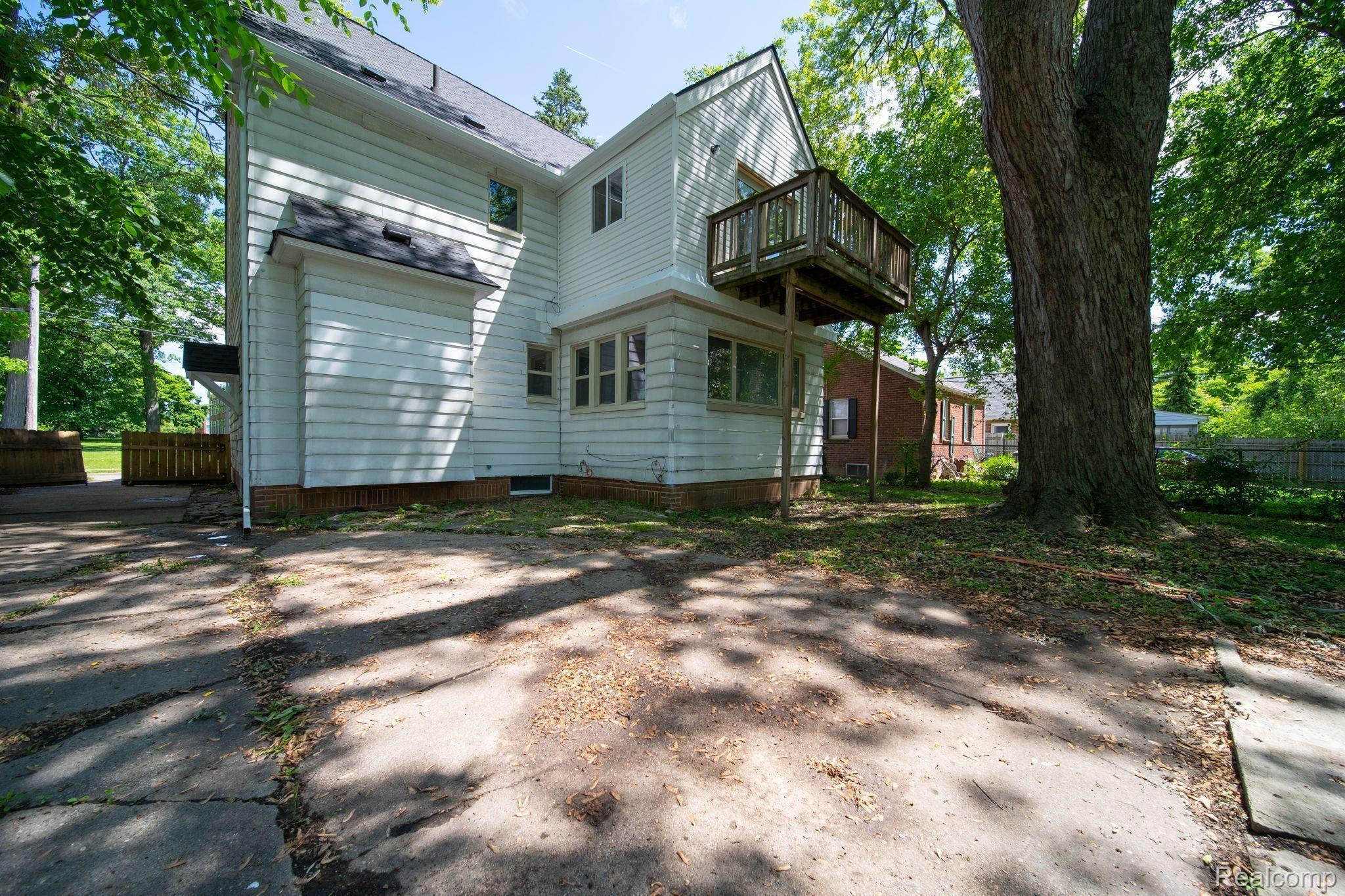 735 Menominee Road Pontiac, MI 48341 - Photo 2 of 93 Gallery Image 2