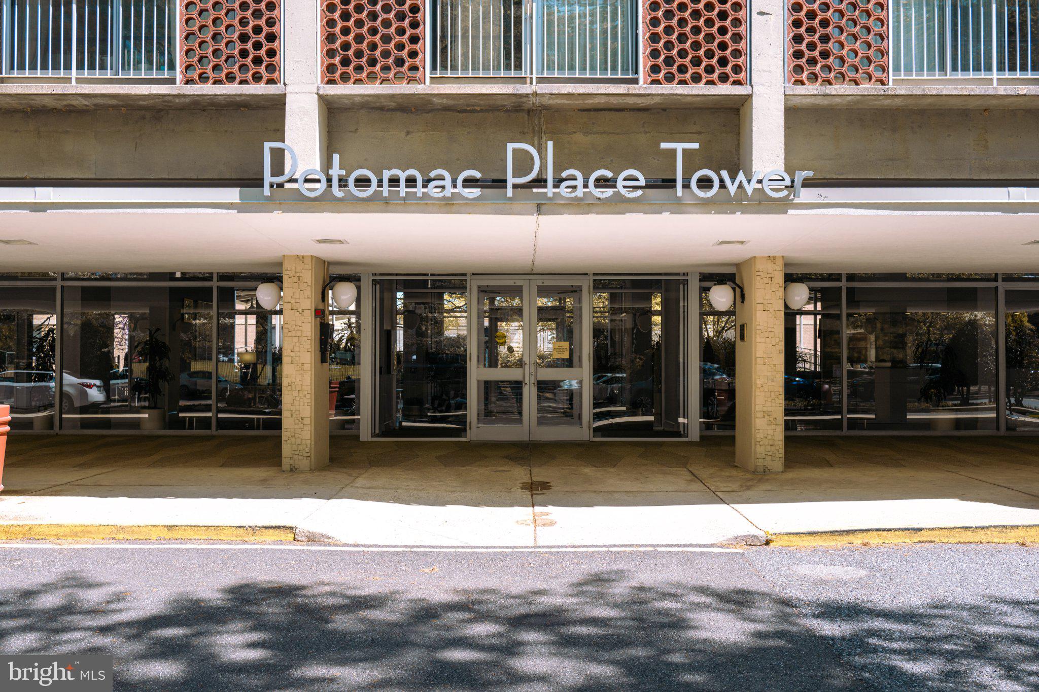 Modern Living at Potomac Place Tower