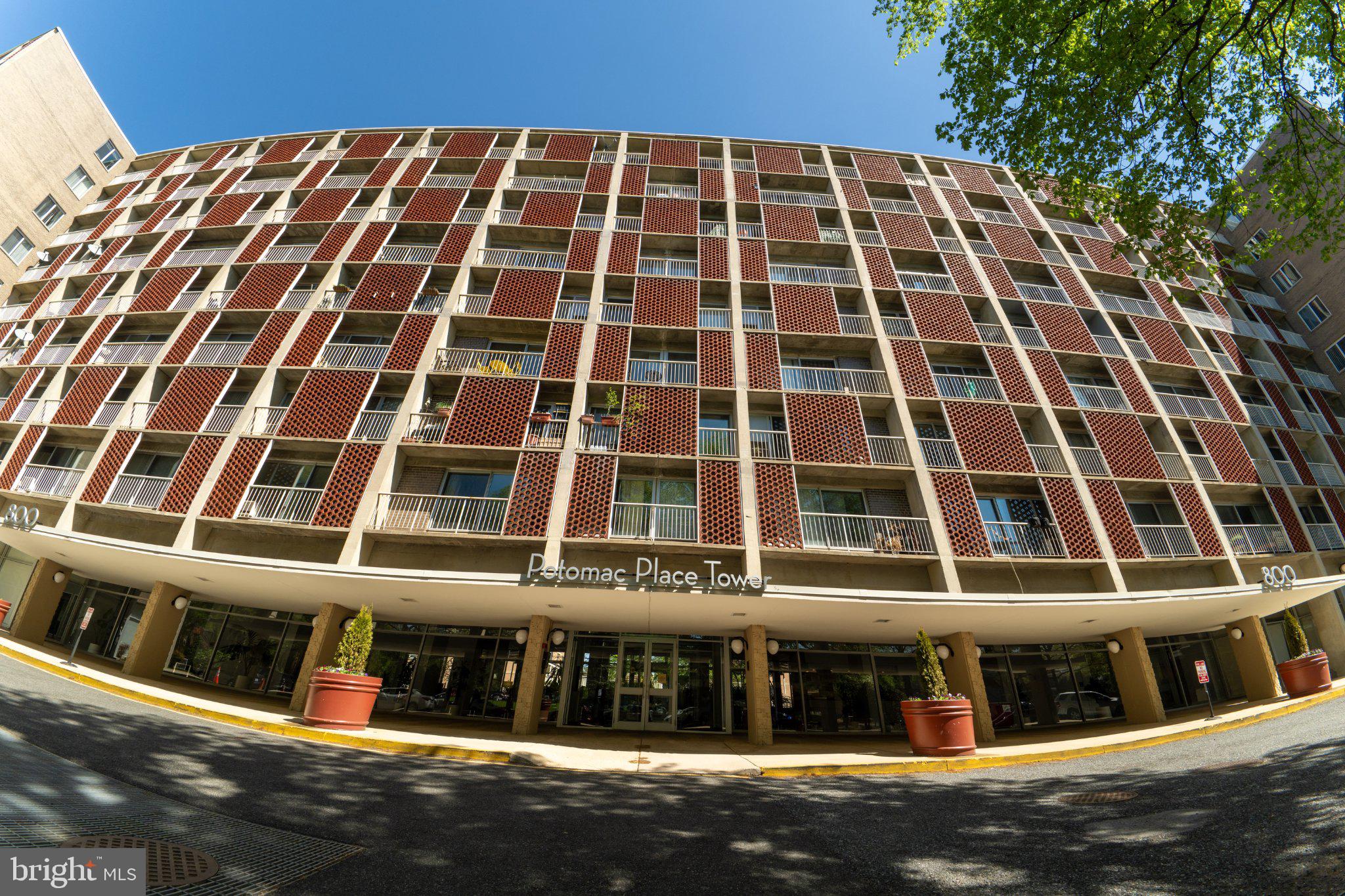 800 4th Street Southwest, Unit N107 Washington, DC 20024 - Photo 47 of 52 Modern architecture meets urban living.