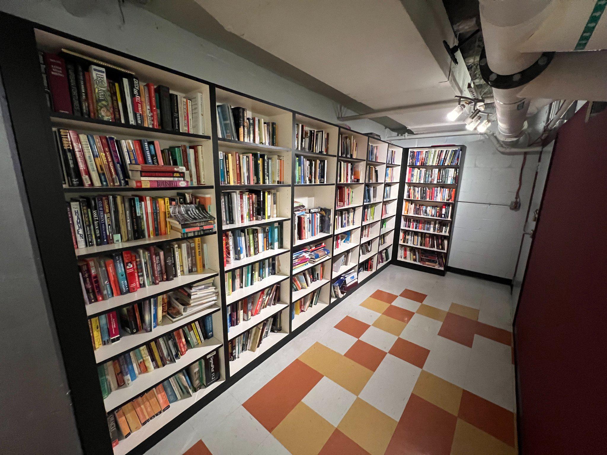 800 4th Street Southwest, Unit N107 Washington, DC 20024 - Photo 50 of 52 Communal library.