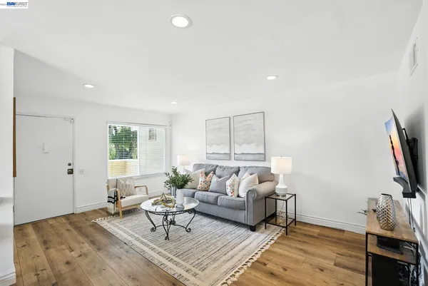 $618,000 | 2102 Galveston Avenue, Unit B, San Jose, CA 95122