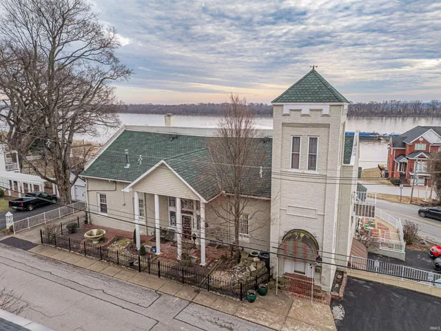 $750,000 | 101 East Jennings Street, Unit E, Newburgh, IN 47630