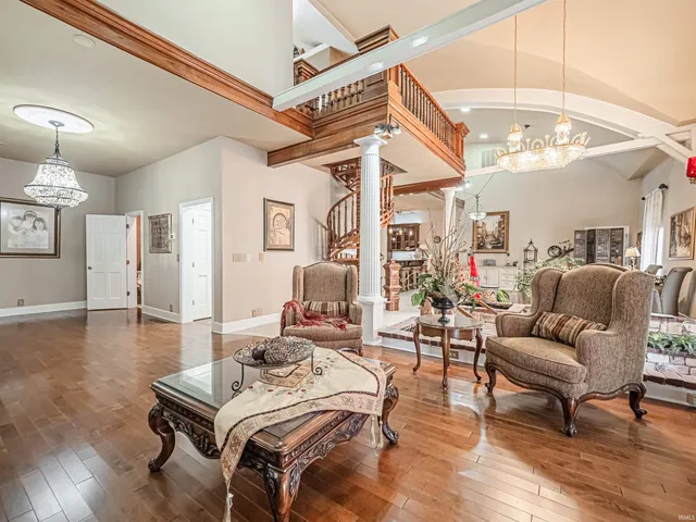 $750,000 | 101 East Jennings Street, Unit E, Newburgh, IN 47630