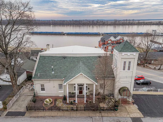 $750,000 | 101 East Jennings Street, Unit E, Newburgh, IN 47630