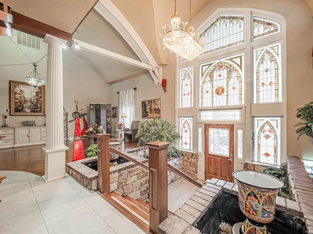 $750,000 | 101 East Jennings Street, Unit E, Newburgh, IN 47630