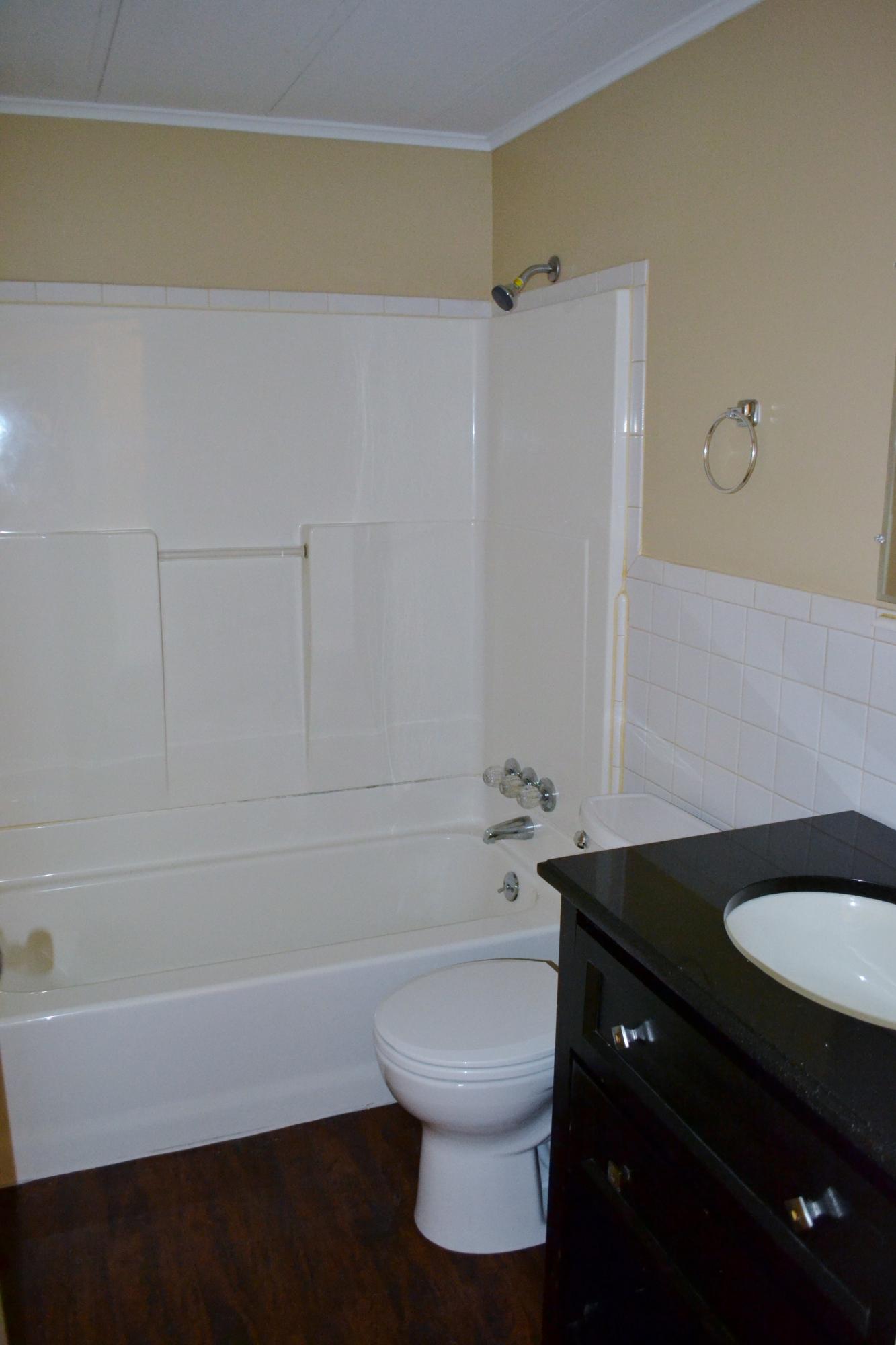 7544 Beaver Ridge Road Knoxville, TN 37931 - Photo 16 of 25 Hall Bath