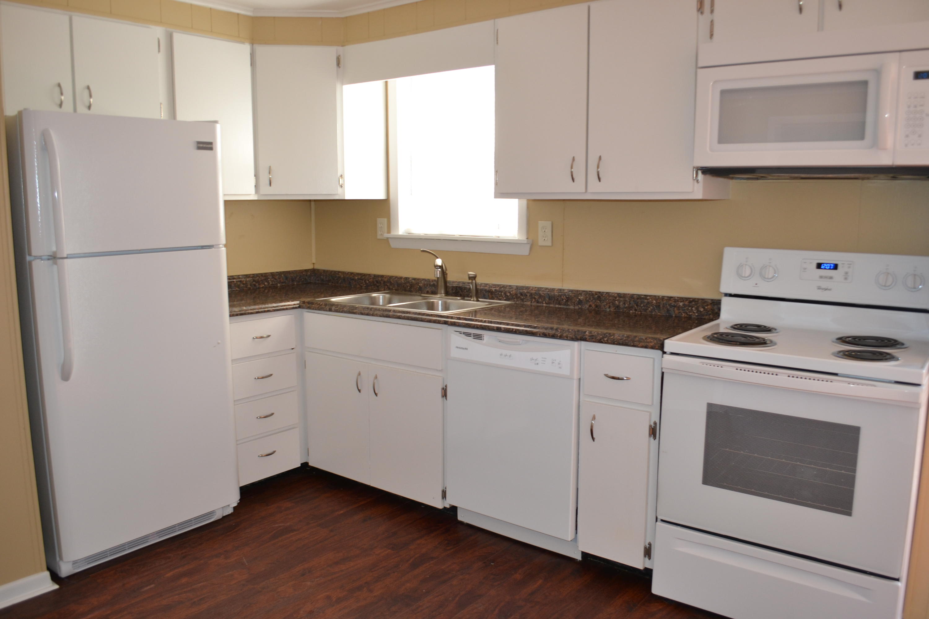 7544 Beaver Ridge Road Knoxville, TN 37931 - Photo 8 of 25 Kitchen