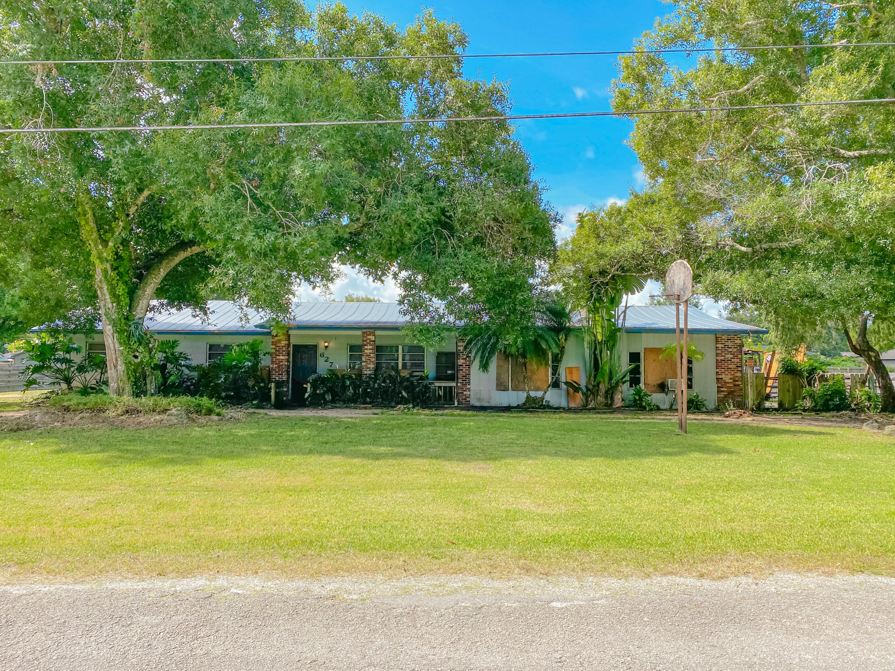 627 Kearney Road Fort Pierce, FL 34982 - Photo 1 of 29 IMG_1713