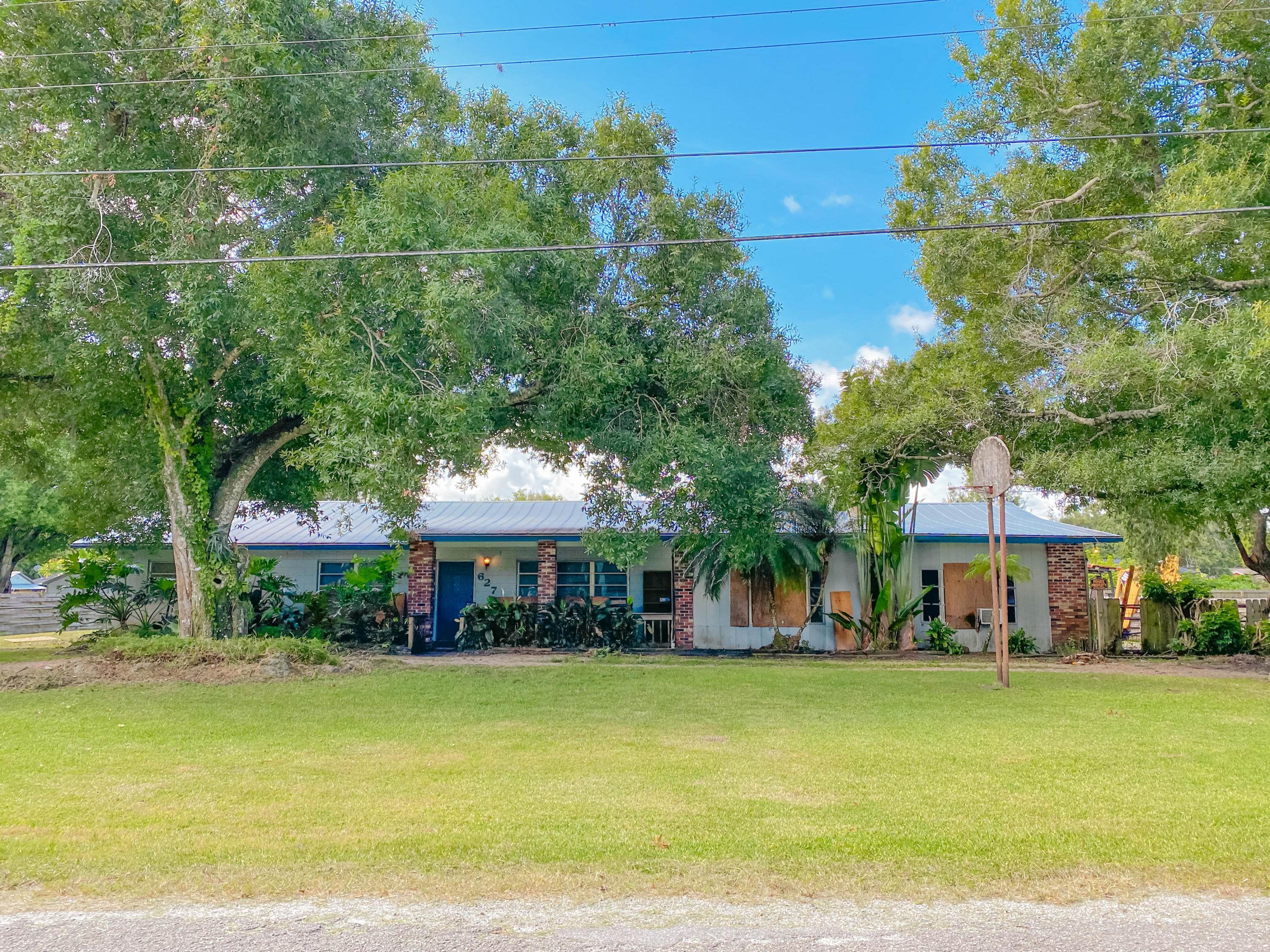 627 Kearney Road Fort Pierce, FL 34982 - Photo 2 of 29 IMG_1714