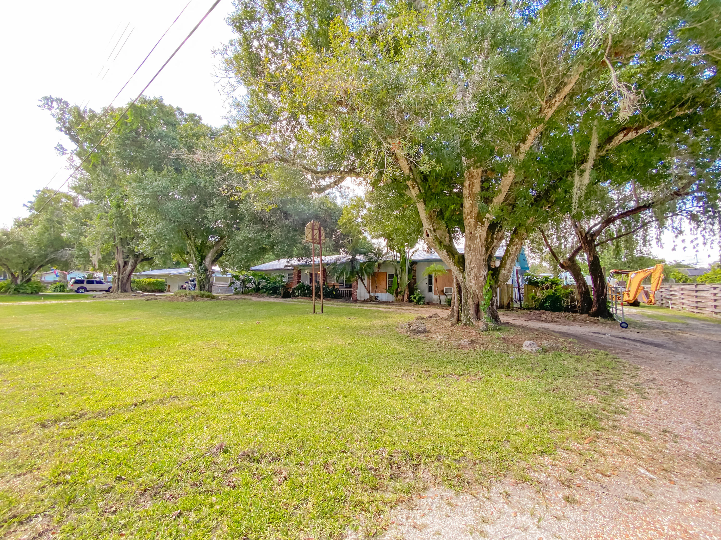 627 Kearney Road Fort Pierce, FL 34982 - Photo 4 of 29 IMG_1716