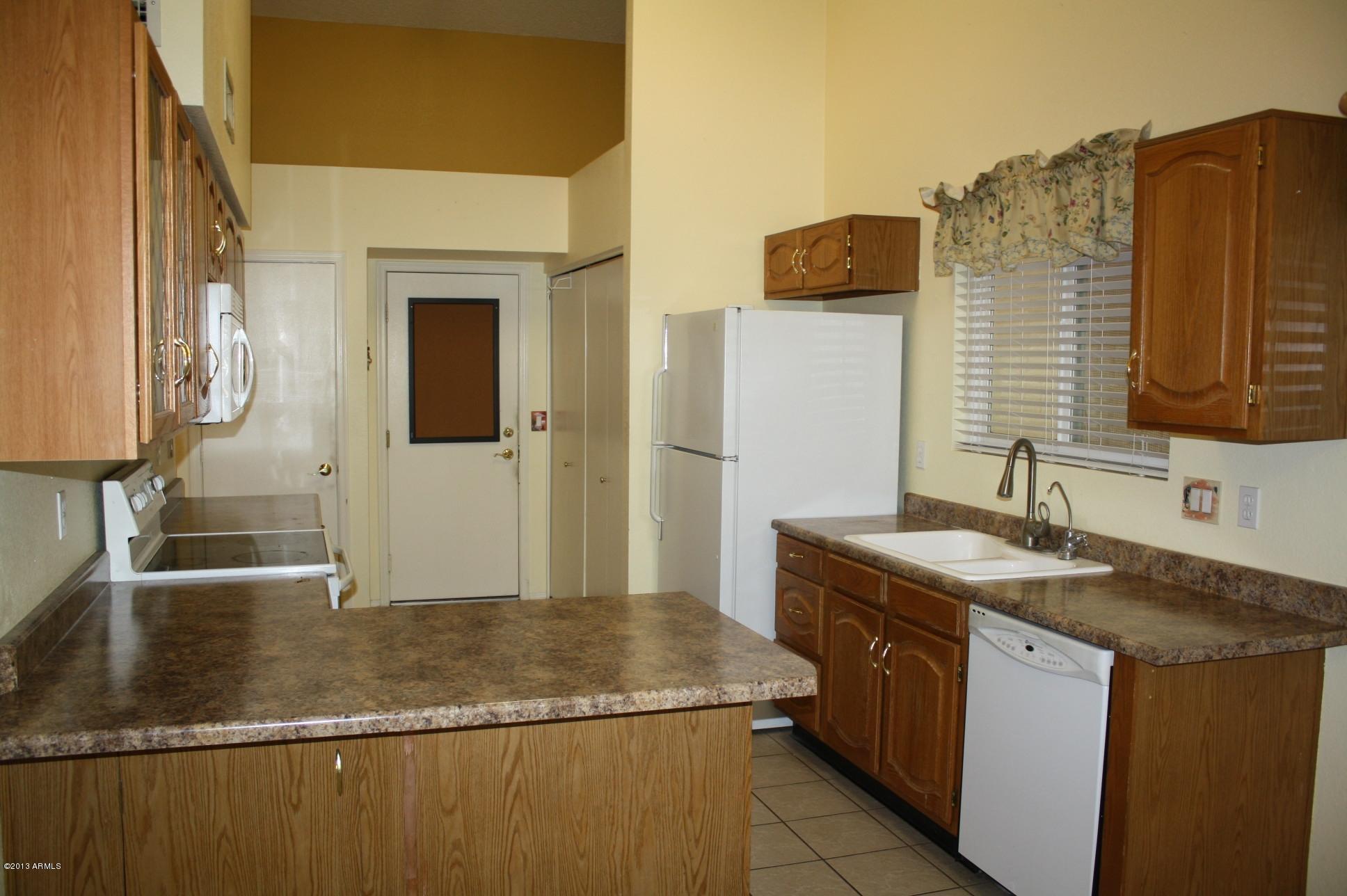 2746 East Rockledge Road Phoenix, AZ 85048 - Photo 4 of 39 12-9-13 (23)