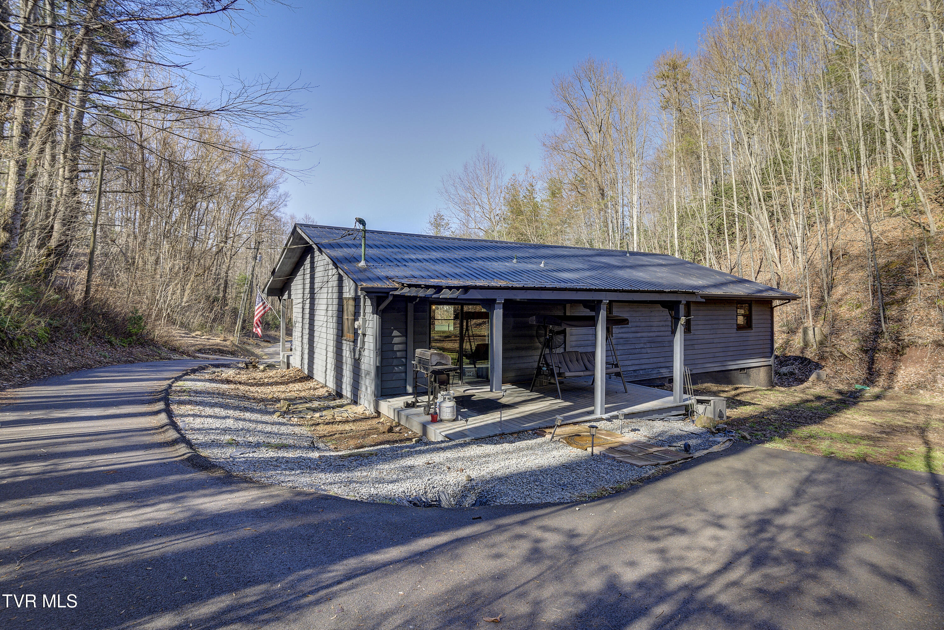 124 Ogle Road Unicoi, TN 37692 - Photo 2 of 53 OgleRd--31