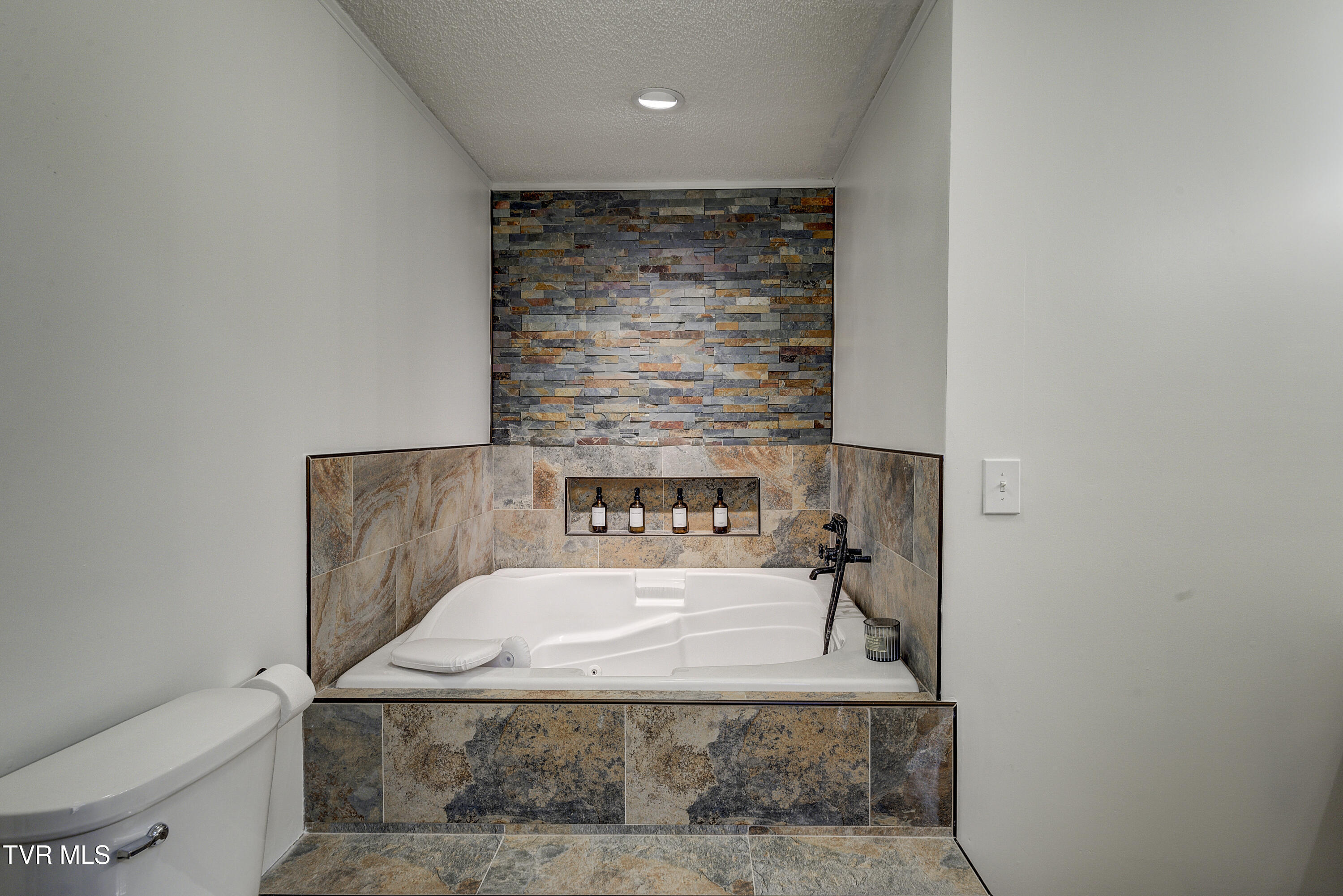 124 Ogle Road Unicoi, TN 37692 - Photo 30 of 53 OgleRd--24