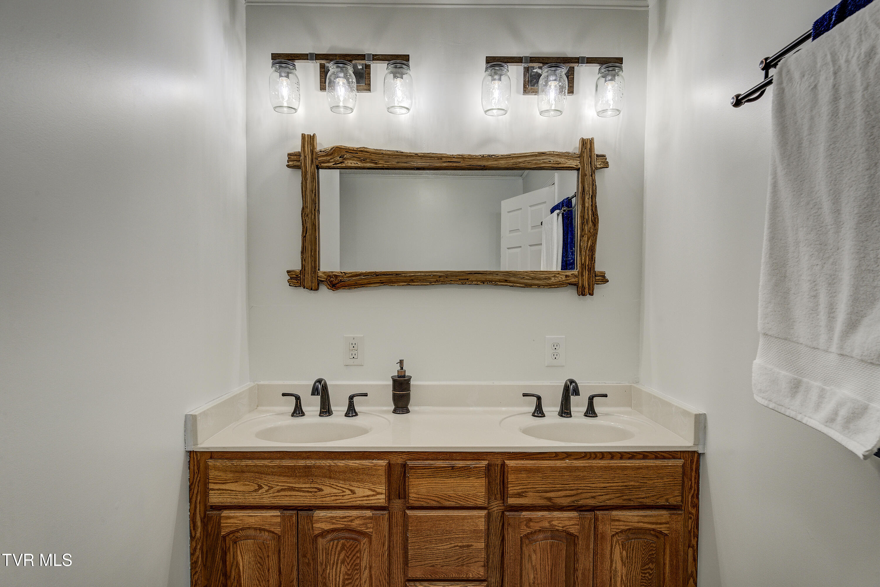 124 Ogle Road Unicoi, TN 37692 - Photo 31 of 53 OgleRd--25