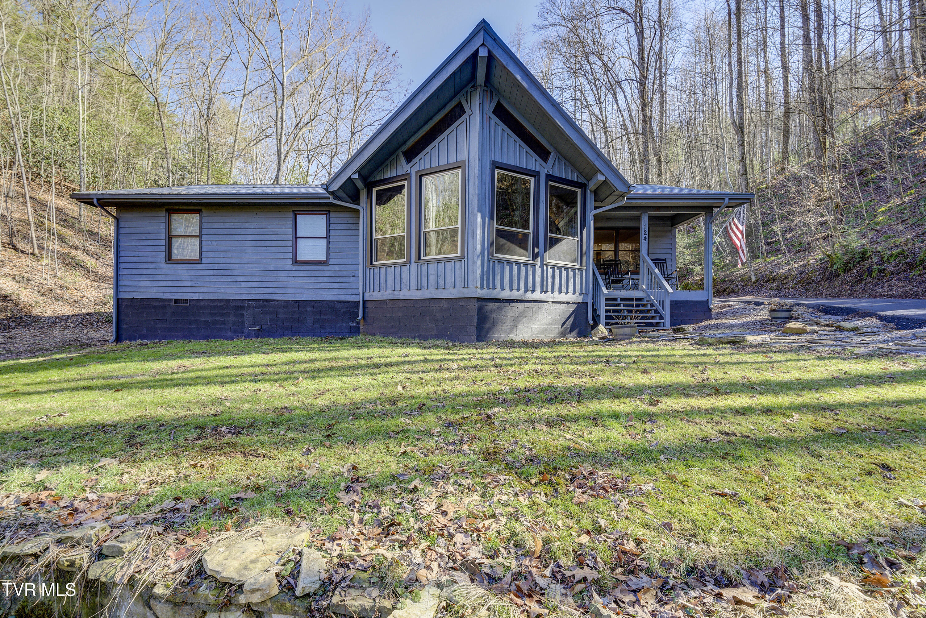124 Ogle Road Unicoi, TN 37692 - Photo 5 of 53 OgleRd--41