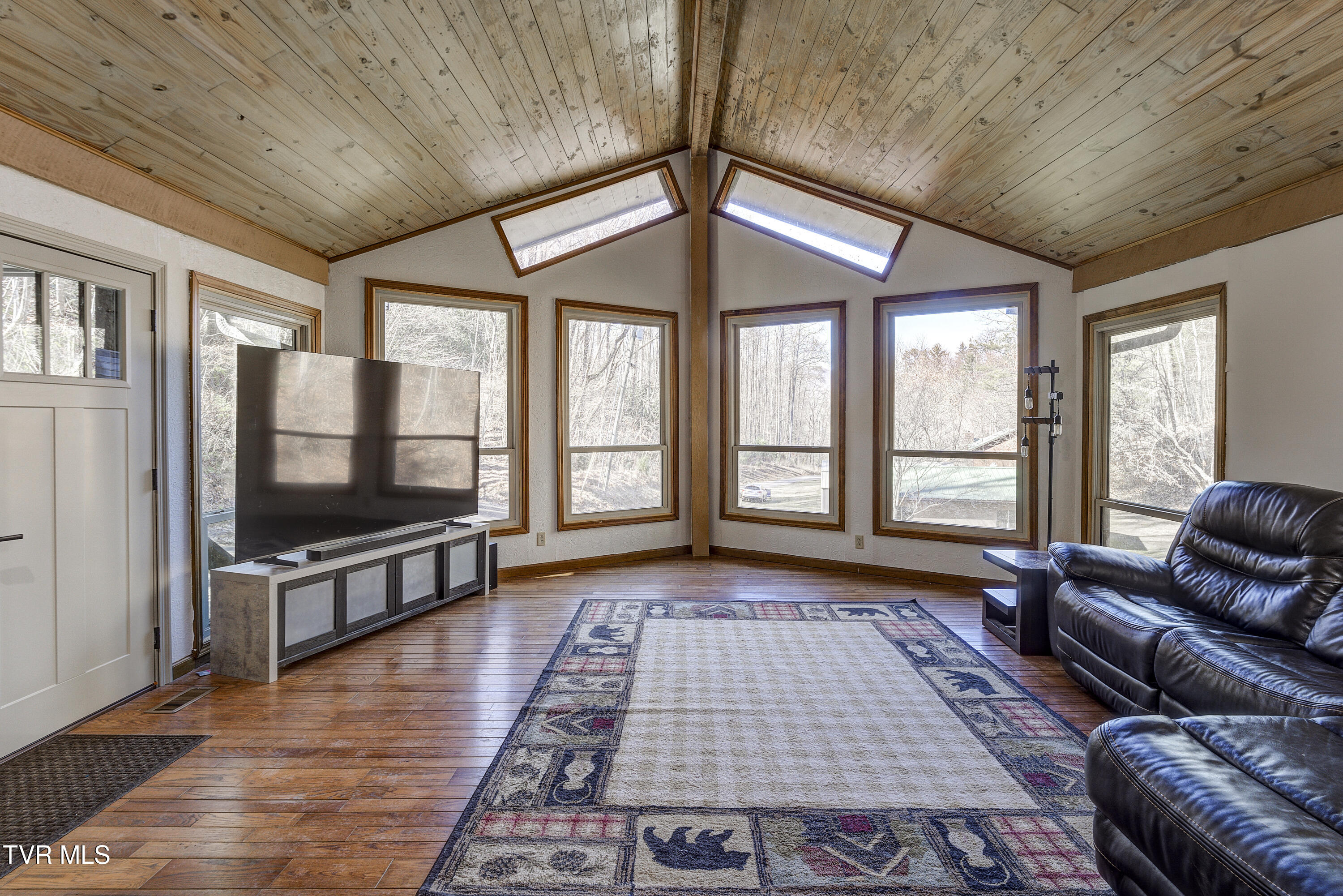 124 Ogle Road Unicoi, TN 37692 - Photo 7 of 53 OgleRd--1