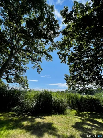 a view of outside area