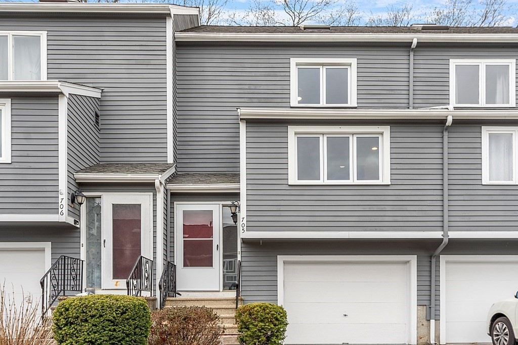 31 Blithewood Avenue, Unit 705 Worcester, MA 01604 - Photo 2 of 31 a front view of a house