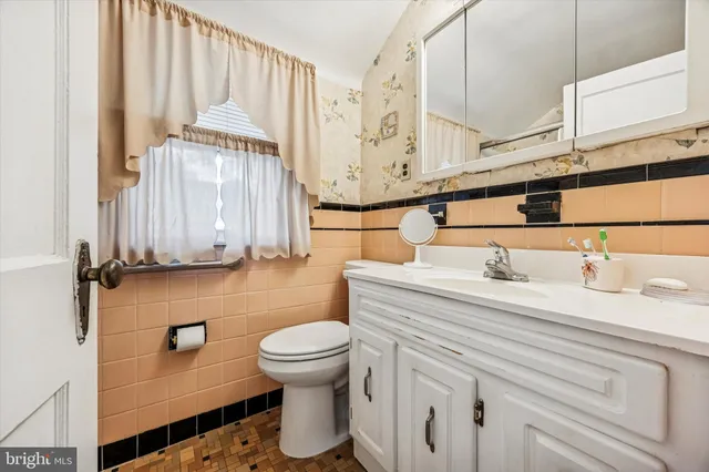 $425,000 | 1601 Burmont Road, Drexel Hill, PA 19026