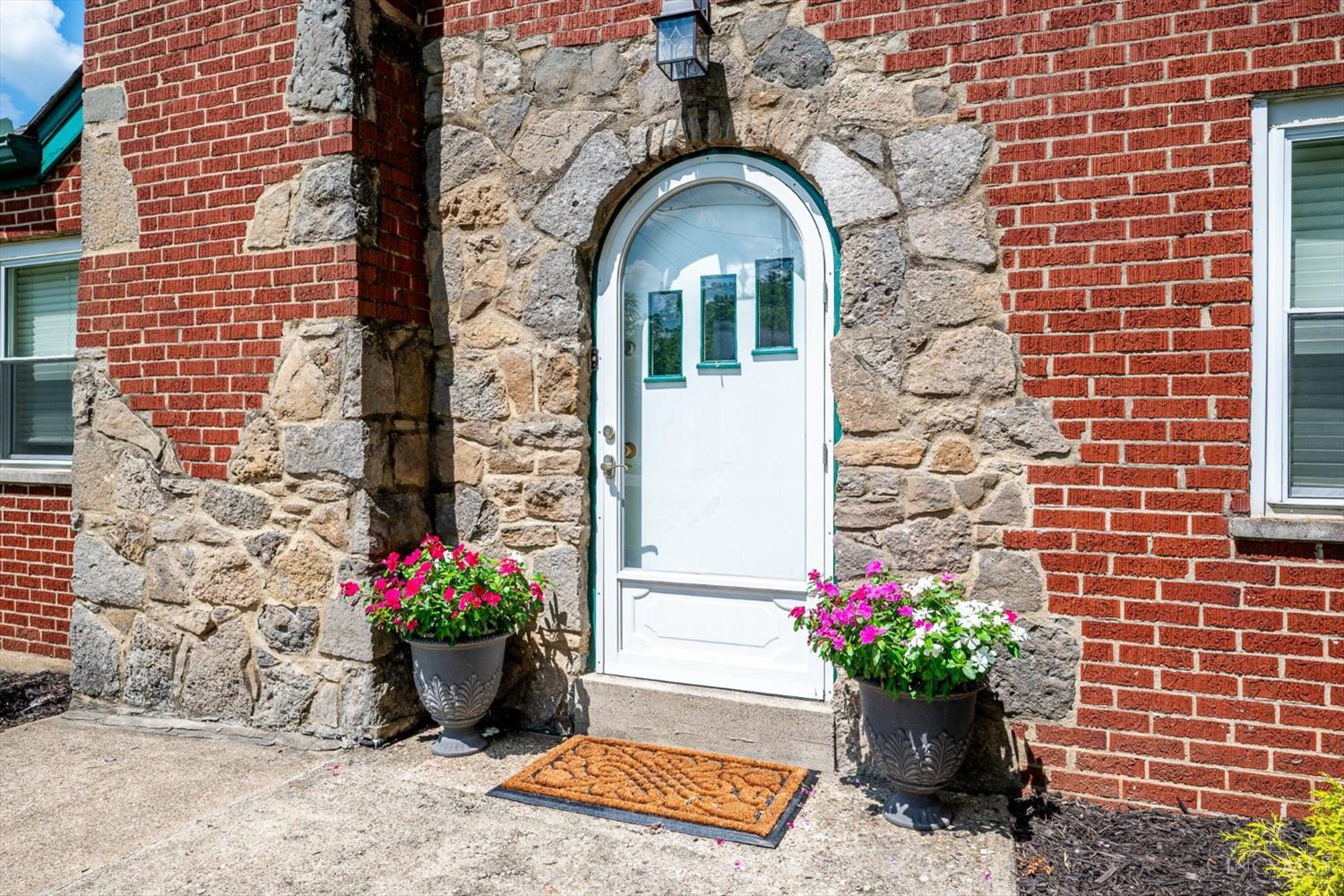 3899 Banks Road Cincinnati, OH 45245 - Photo 4 of 52 Gallery Image 4