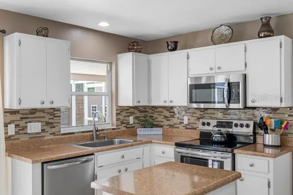 $3,500 | 2301 Millcreek Court, Valrico, FL 33596