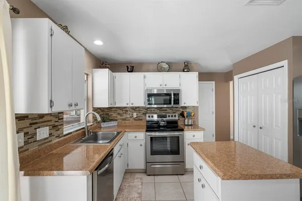 $3,500 | 2301 Millcreek Court, Valrico, FL 33596