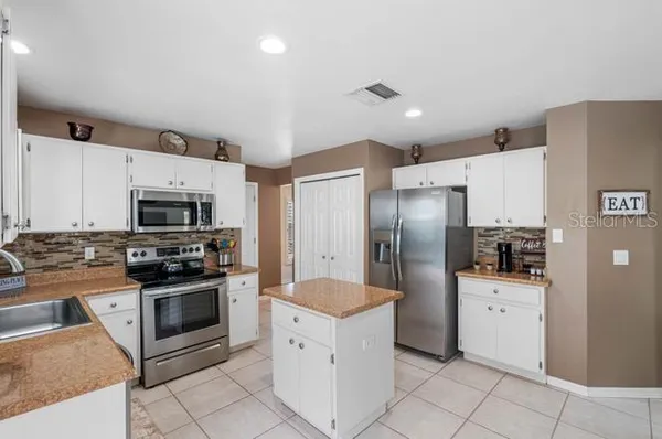 $3,500 | 2301 Millcreek Court, Valrico, FL 33596