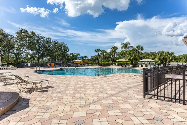 $224,000 | 819 Fairwaycove Lane, Unit 203, Bradenton, FL 34212