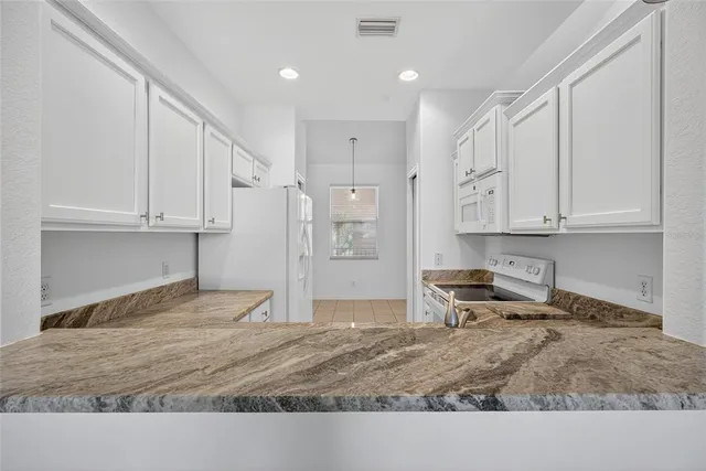 $224,000 | 819 Fairwaycove Lane, Unit 203, Bradenton, FL 34212