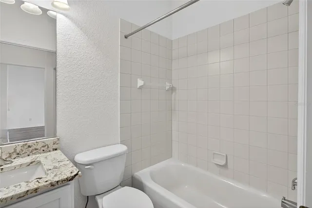 $224,000 | 819 Fairwaycove Lane, Unit 203, Bradenton, FL 34212