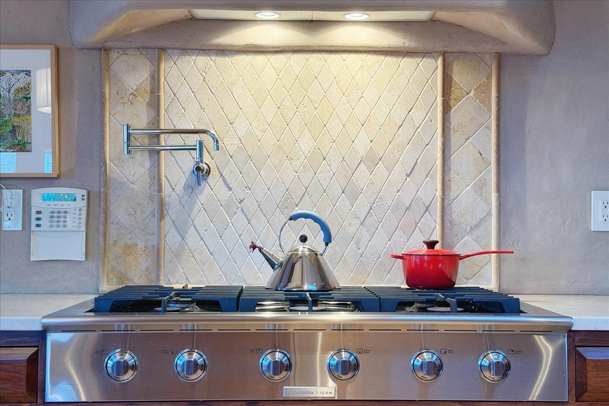 1433 Upper Canyon Road Santa Fe, NM 87501 - Photo 10 of 57 Kitchen