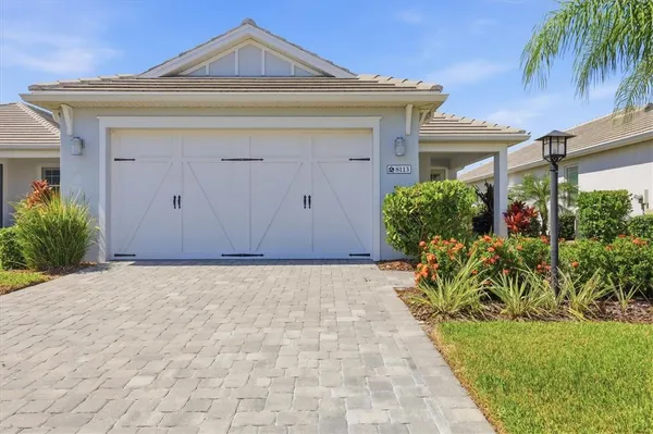 $3,800 | 8113 Sternway Road, Sarasota, FL 34240