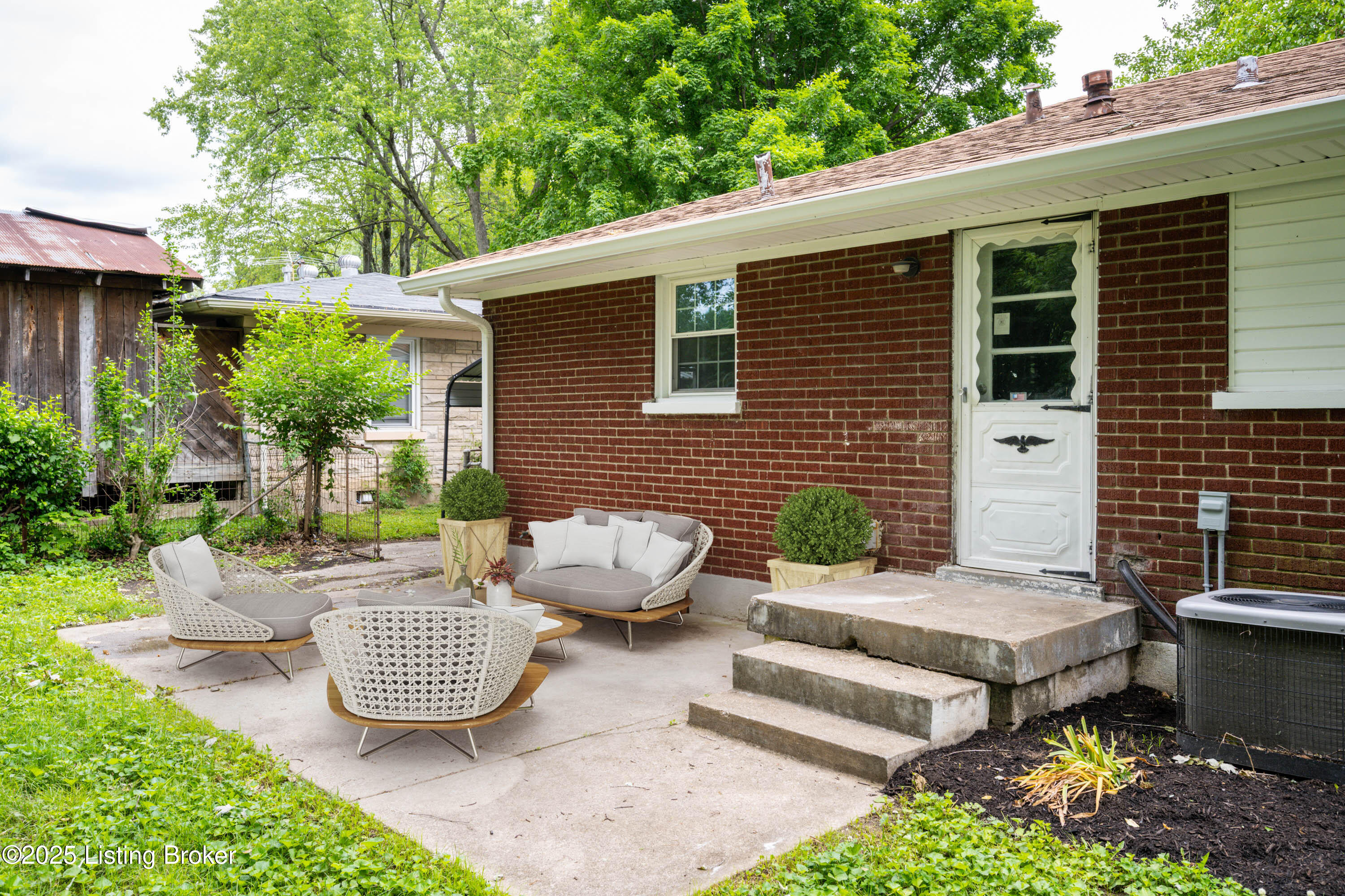 8486 Robbins Road Louisville, KY 40258 - Photo 25 of 28 DHI-126