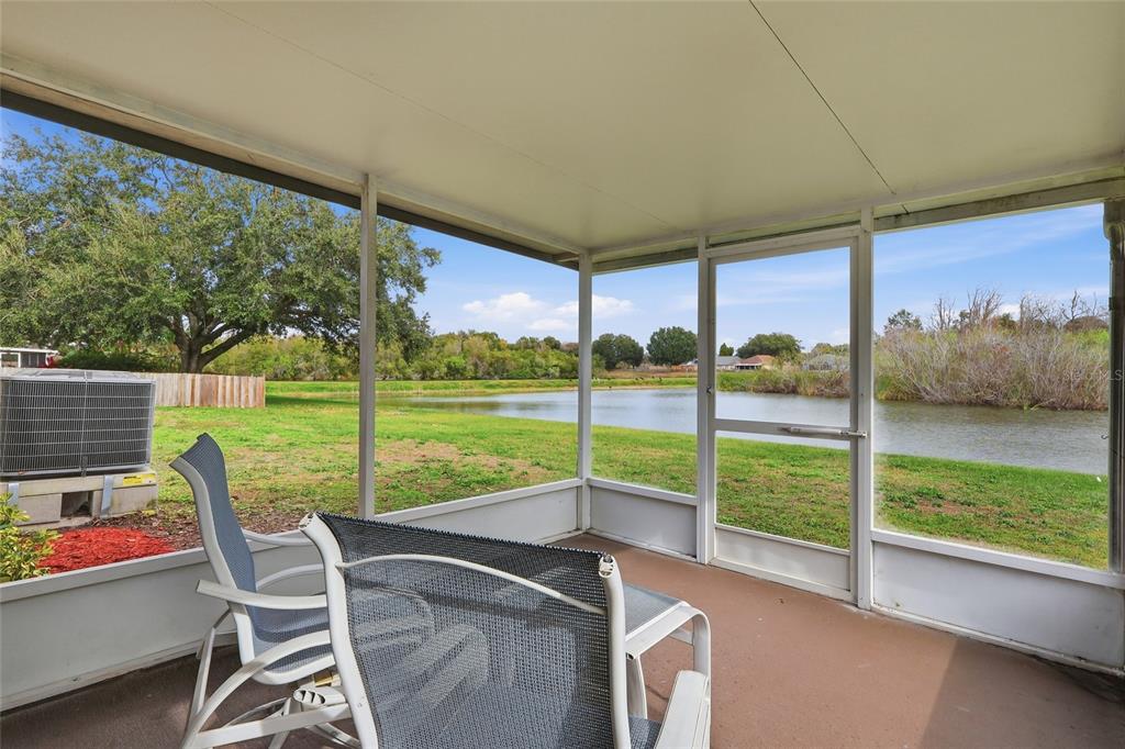 1048 Lake Shore Ranch Drive Seffner, FL 33584 - Photo 16 of 18