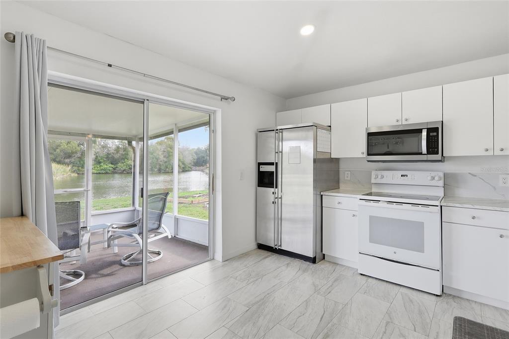 1048 Lake Shore Ranch Drive Seffner, FL 33584 - Photo 6 of 18