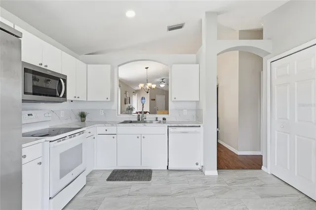 $309,900 | 1048 Lake Shore Ranch Drive, Seffner, FL 33584