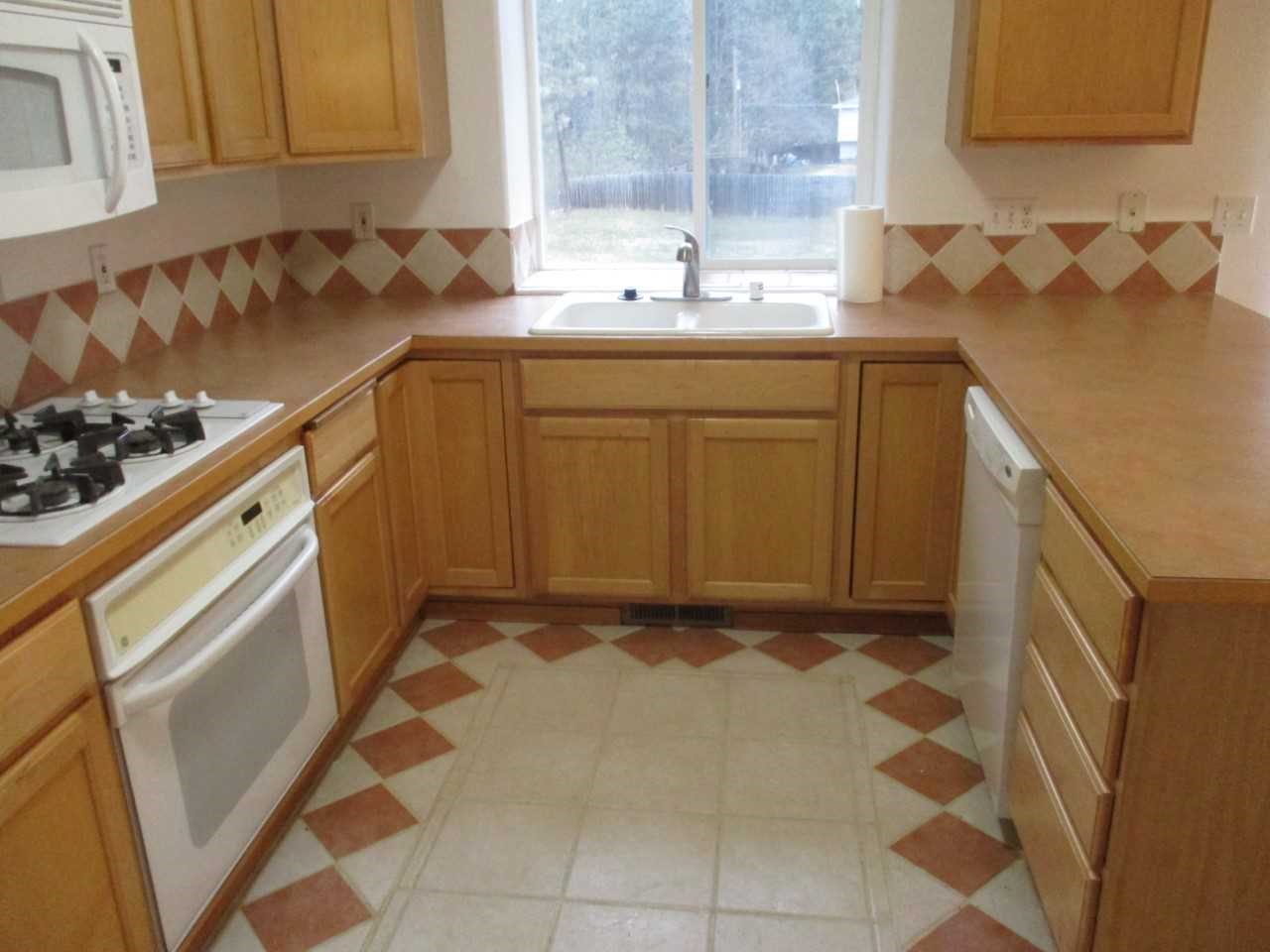 3713 East Lane Park Road Mead, WA 99021 - Photo 2 of 10 Gallery Image 2