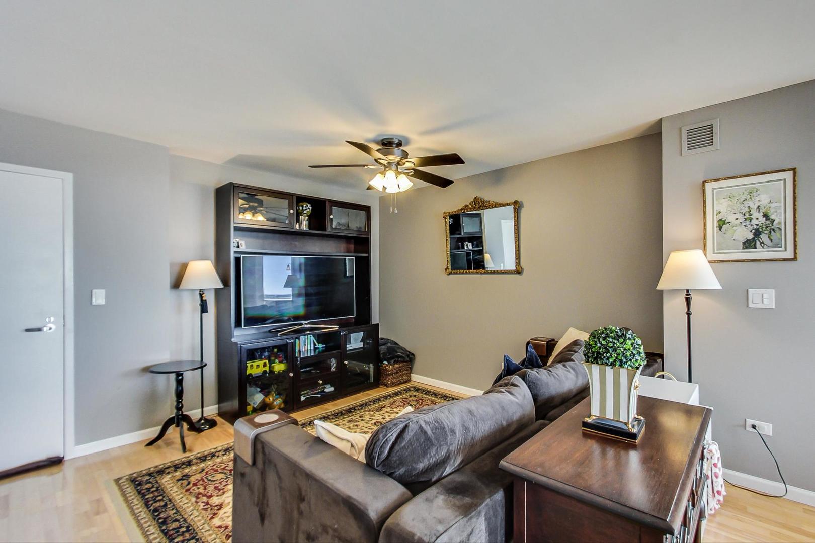 1640 Maple Avenue, Unit 1101 Evanston, IL 60201 - Photo 6 of 43