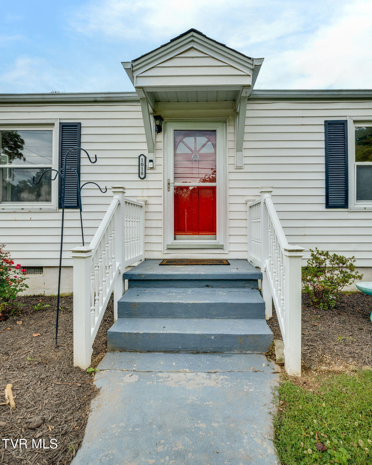 1018 Broad Street Elizabethton, TN 37643 - Photo 6 of 25 006