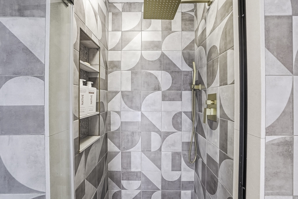 404 Wattaquadock Hill Road Bolton, MA 01740 - Photo 16 of 35