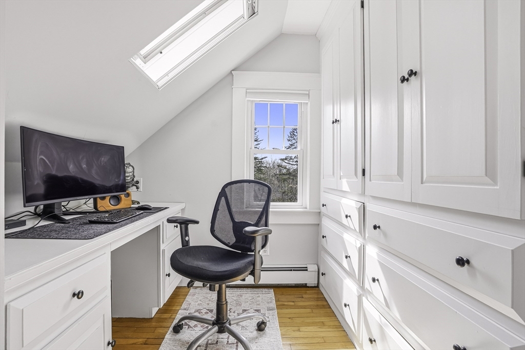 404 Wattaquadock Hill Road Bolton, MA 01740 - Photo 20 of 35