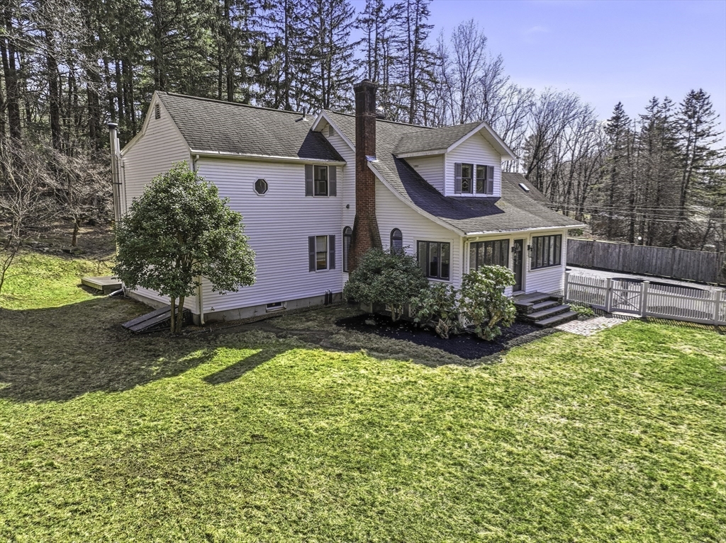 404 Wattaquadock Hill Road Bolton, MA 01740 - Photo 31 of 35