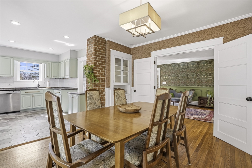 404 Wattaquadock Hill Road Bolton, MA 01740 - Photo 4 of 35