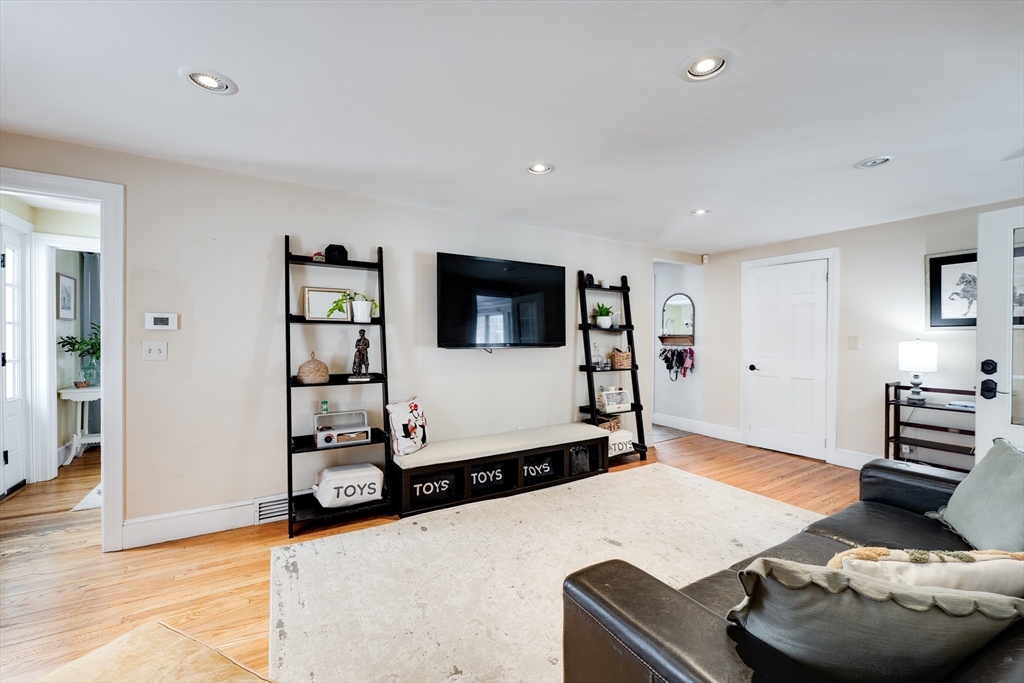 115 Grove Street West Springfield, MA 01089 - Photo 26 of 34