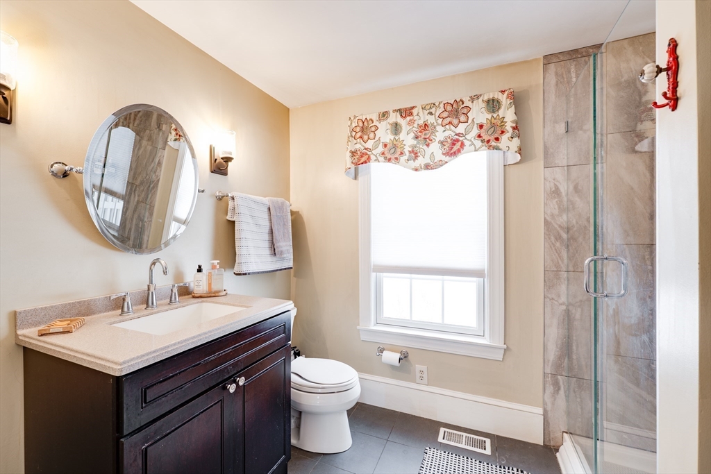 115 Grove Street West Springfield, MA 01089 - Photo 7 of 34