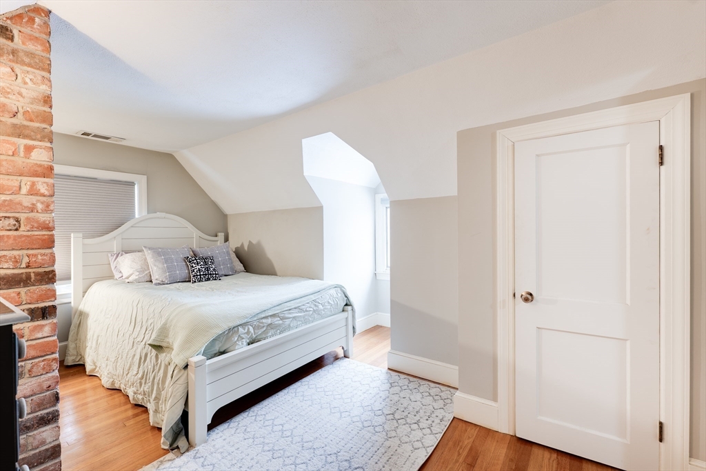 115 Grove Street West Springfield, MA 01089 - Photo 10 of 34