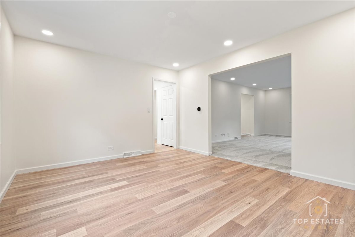 1408 Swallow Street Naperville, IL 60565 - Photo 10 of 54